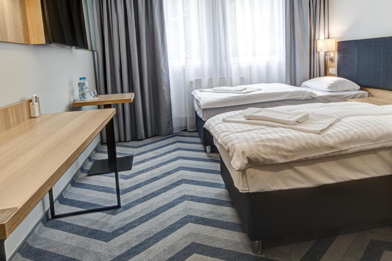 Hotel Dobosz Police Eksteriør bilde
