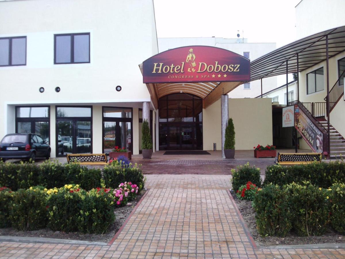 Hotel Dobosz Police Eksteriør bilde