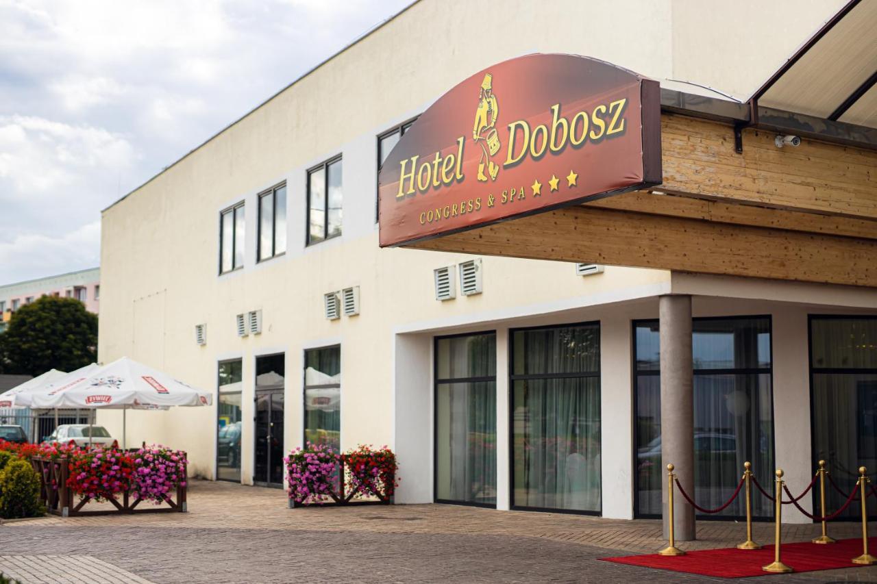 Hotel Dobosz Police Eksteriør bilde