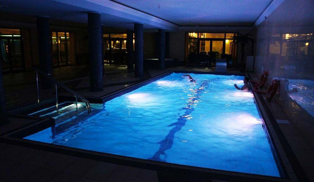 Hotel Dobosz Police Eksteriør bilde