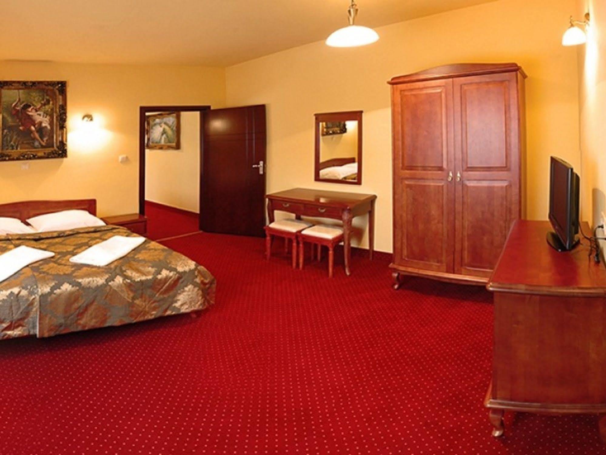 Hotel Dobosz Police Eksteriør bilde