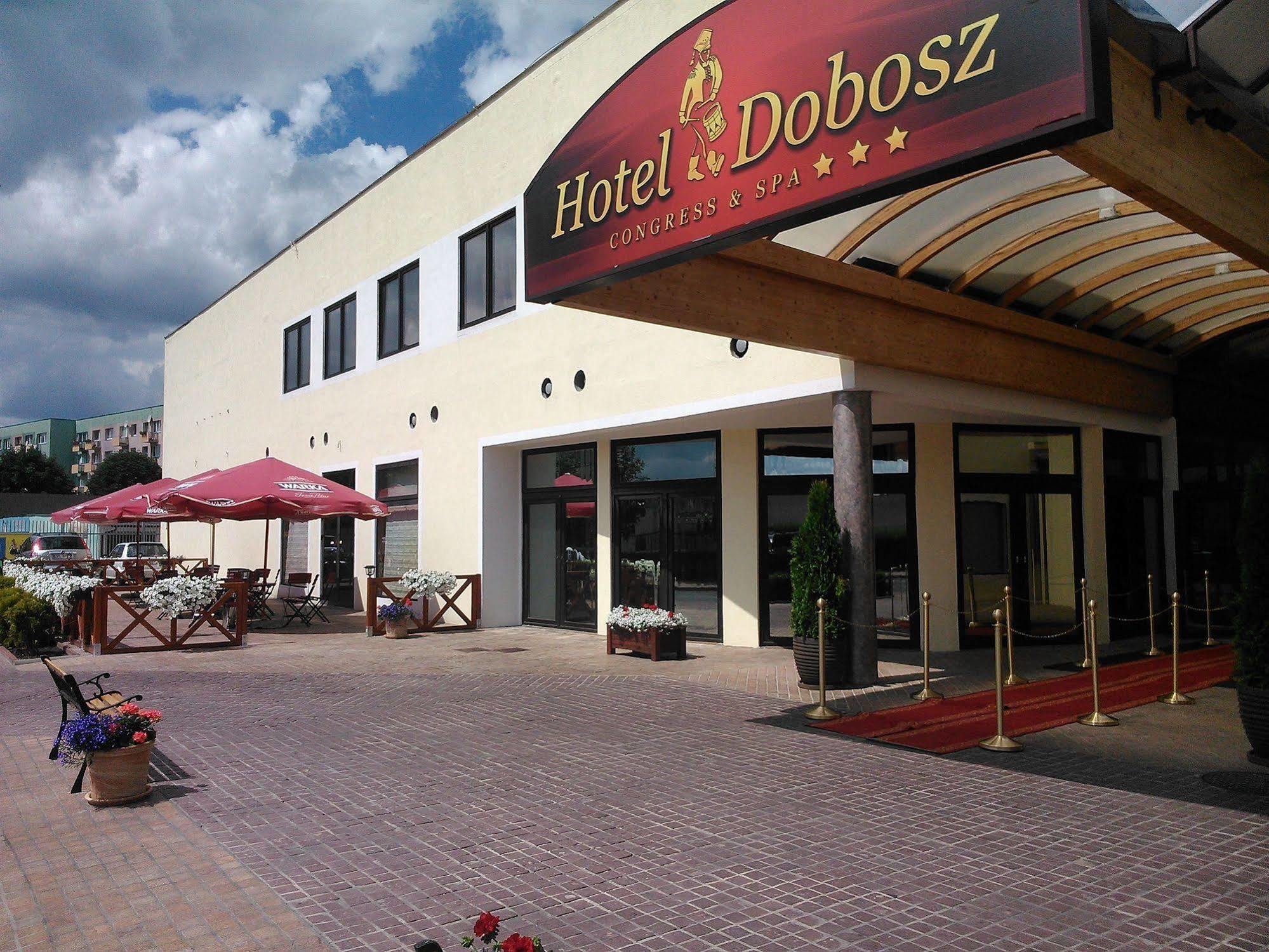 Hotel Dobosz Police Eksteriør bilde